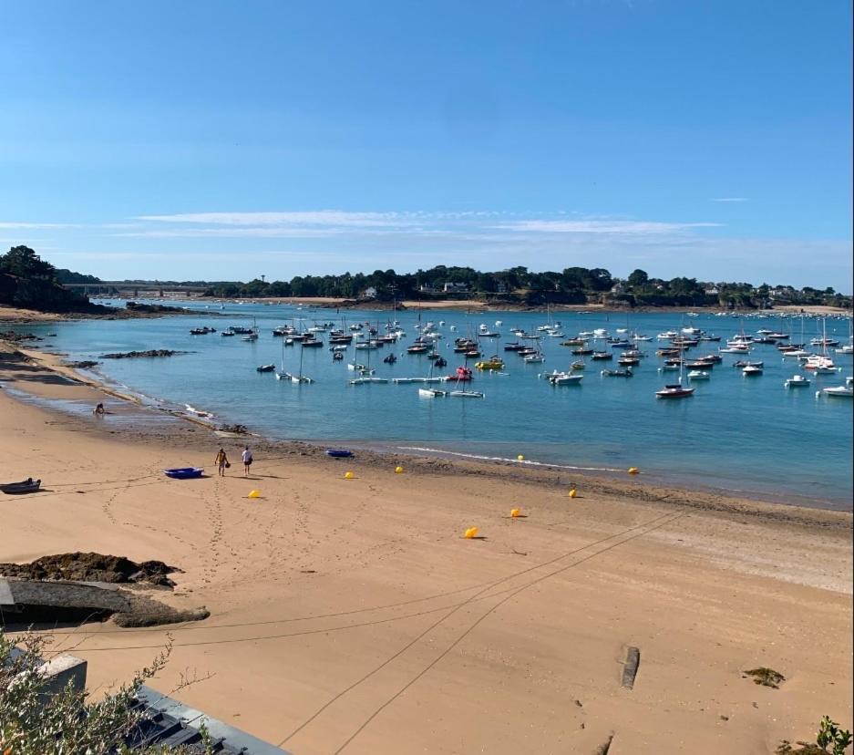 Magnifique Bas De Villa Deux Chambres Situe Pres Des Plages Et Du Golf Saint-Briac-sur-Mer Exteriör bild